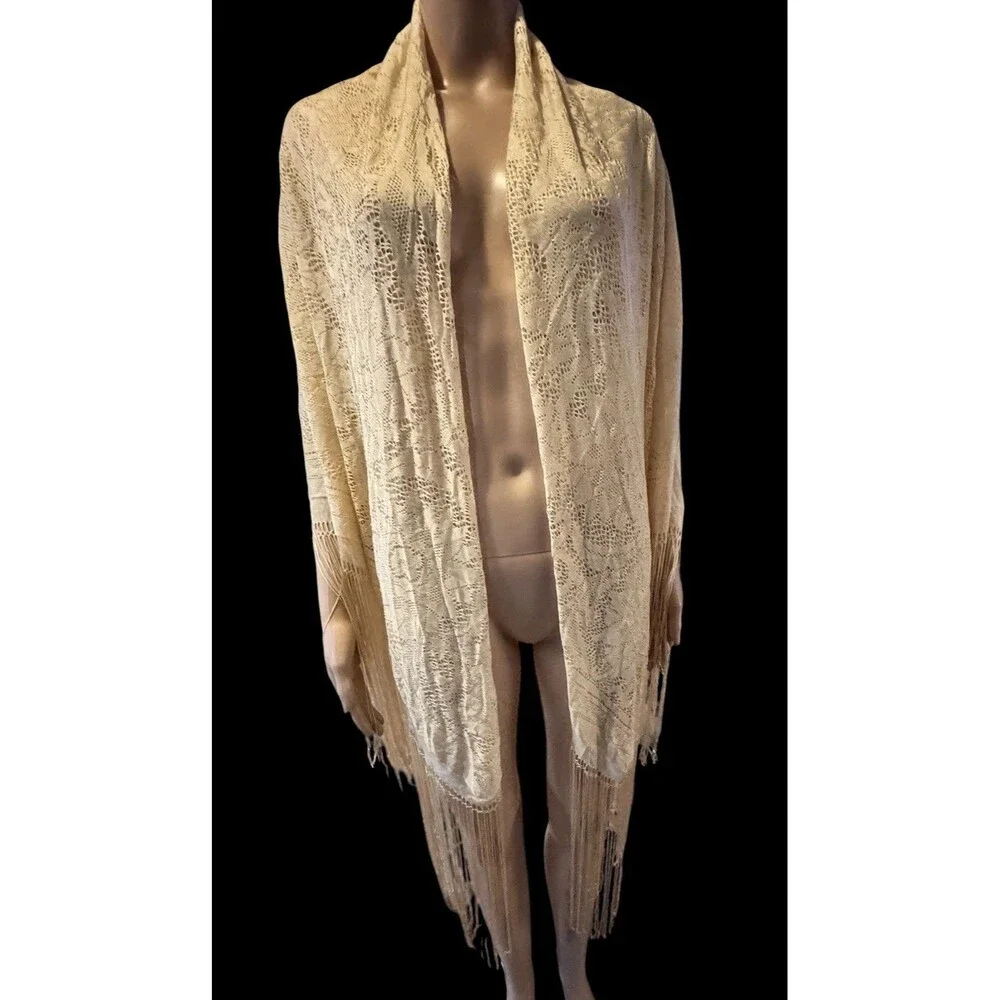 Retro Lace Floral Fringe Cream Ivory Piano Shawl Boho  Granny Cottage